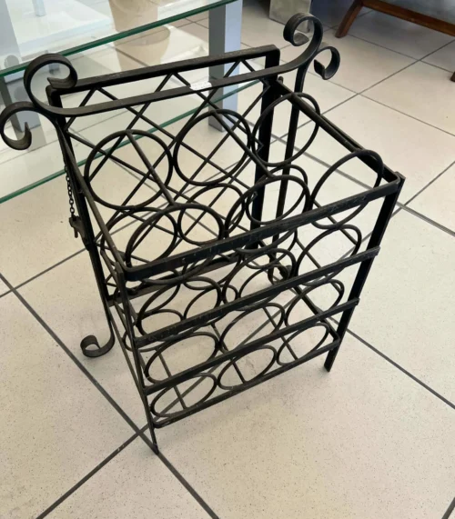 Weinregal aus Metall für 12 Flaschen