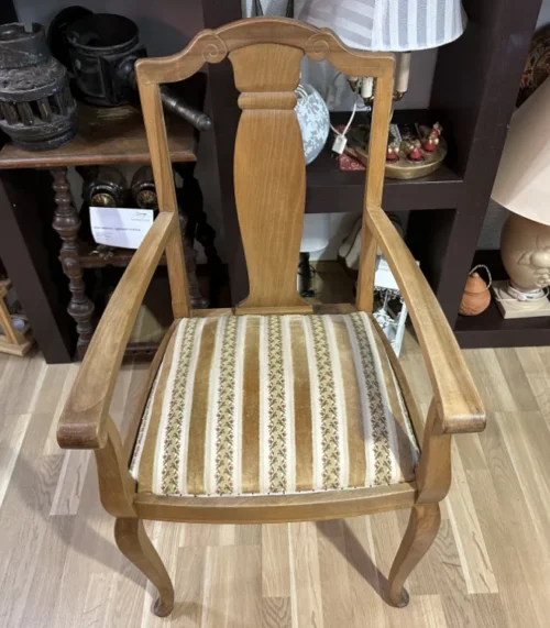 Antiker Biedermeier Stuhl mit Brokatstoff