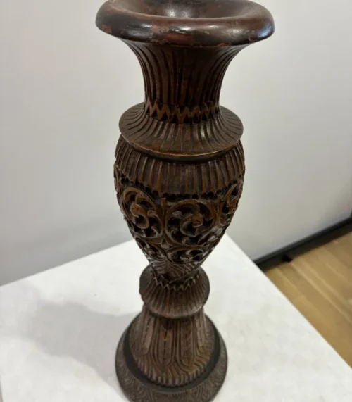 Antike chinesische Vase aus Eichenholz