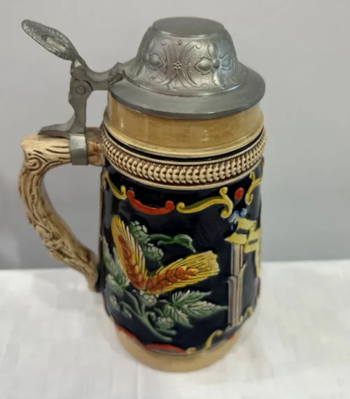 Vintage Keramik Bierkrug / Bierhumpen mit Zinndeckel von 1788