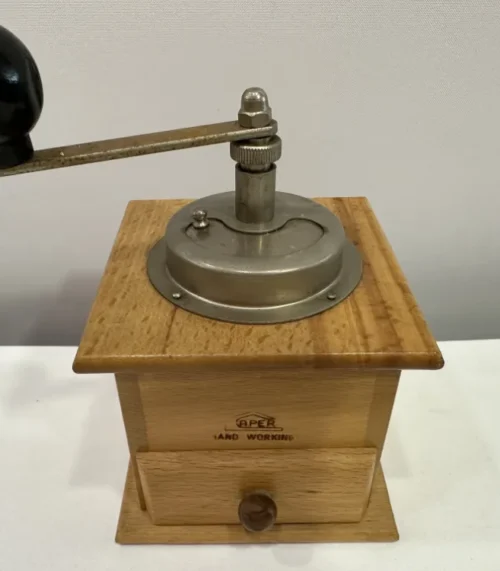 Antike Kaffeemühle APER handarbeit