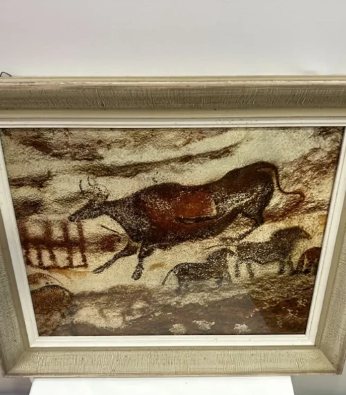 Gemälde mit Höhlenmalerei abgebildet