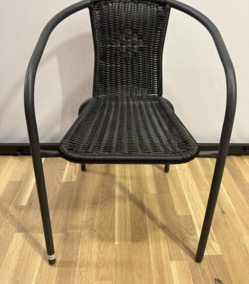 Gartenstuhl aus Polly Rattan mit geflochtener Oberfläche