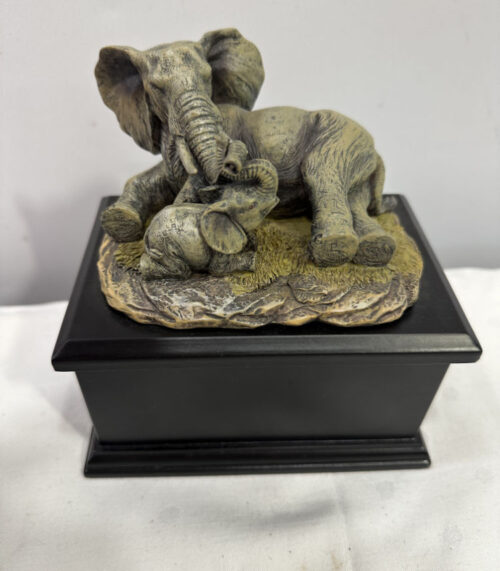 Schmuckkiste mit Elefanten Mutter und Baby