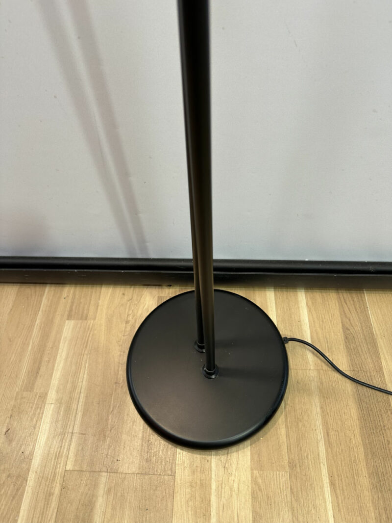 Elegante dimmbare Stehlampe in Schwarz - Image 8