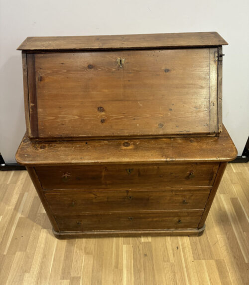 Massiver Sekretär aus Tannenholz