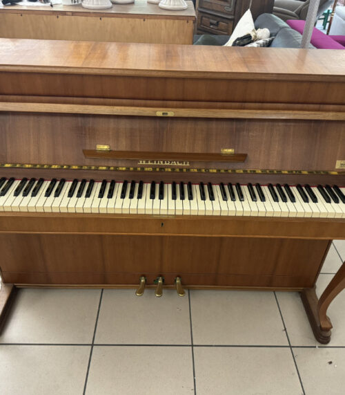 Weinbach Klavier Modell Chippendale - Nussbaumholz