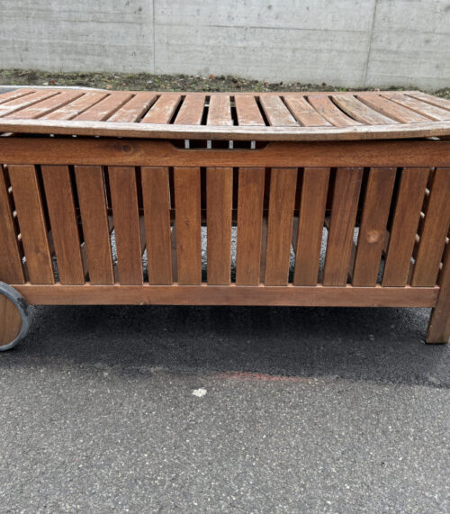 Garten-Aufbewahrungstruhe aus Holz mit Rollen