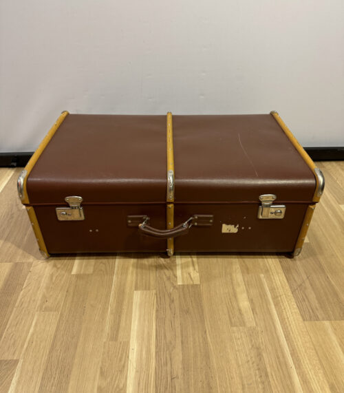 Vintage Koffer mit Holzelementen und kariertem Innenfutter