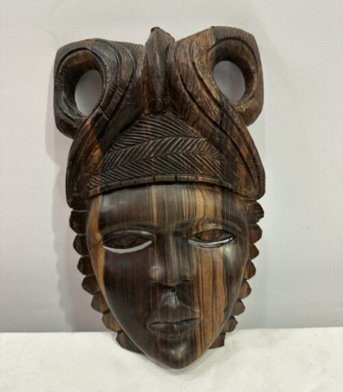 Handgeschnitzte afrikanische Maske aus Ebenholz mit höhe 32 cm