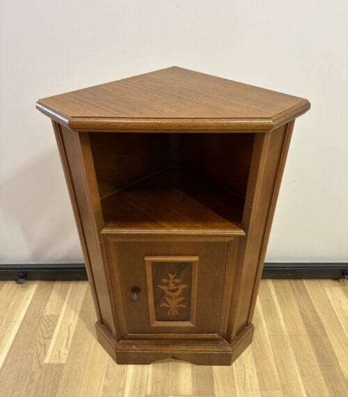 Elegantes Eckschränkchen mit Intarsien und höhe 80 cm