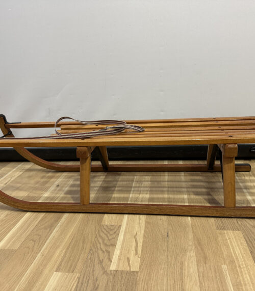 Vintage-Holzschlitten