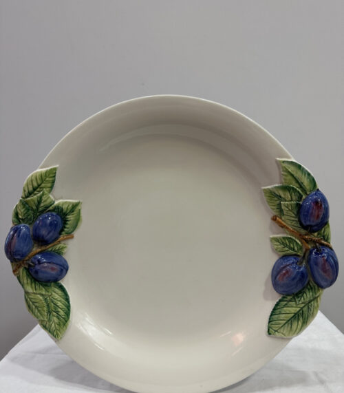 Italienische handgefertigte Keramikschale mit Pflaumendekor