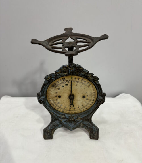 Antike Küchenwaage aus Gusseisen – um 1900