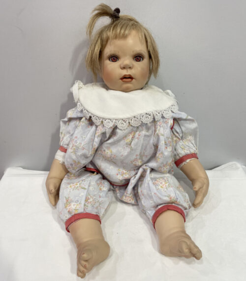 Künstlerpuppe von Barbara Prusseit – Limitierte Sammlerfigur Nr. 102 von 600