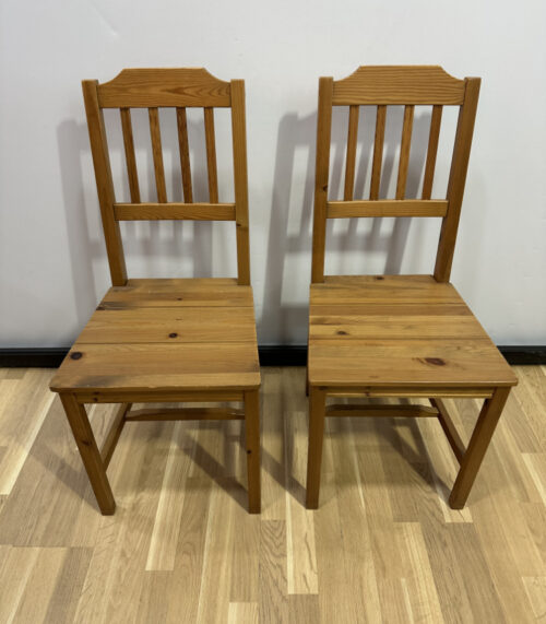 2er-Set klassische Holzstühle aus Fichtenholz