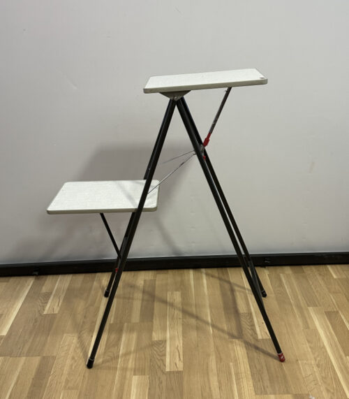 Klappbarer Diaprojektor-Tisch von metallex – Stabil, praktisch und platzsparend