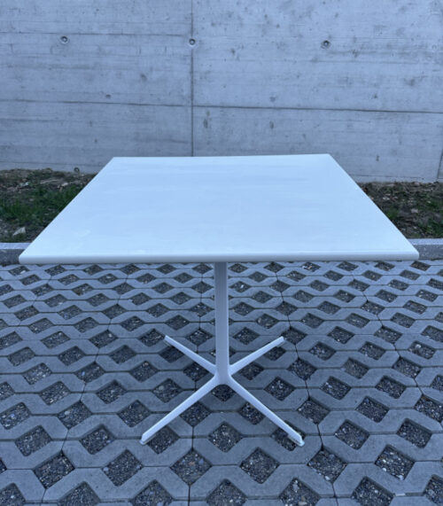 Moderner Bistro-Tisch Weiss – Schlichtes Design für drinnen und draussen