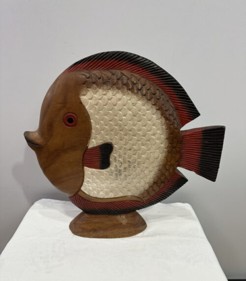 Fischskulptur aus Holz - 51 cm hoch – Handgeschnitzter Diskusfisch mit kunstvollen Details