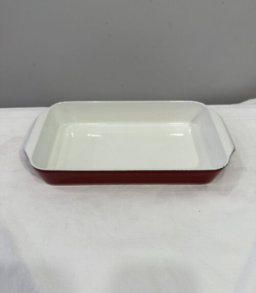 Vintage Auflaufform aus Gusseisen mit Emaille – Rot mit weissem Innenbereich