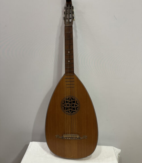 Antike Gitarrenlaute mit geschnitztem Kopf – Musikalisches Unikat