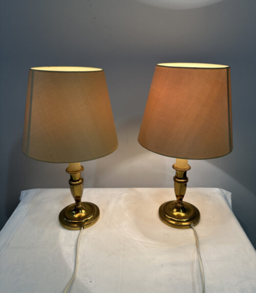 2er Set Vintage Lampen im klassischen Stil – Messingfuss & Stoffschirm