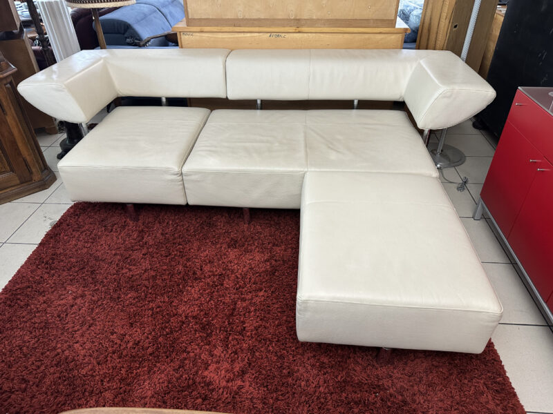 Designer Sofa von COR – Modell ARTHE in cremefarbenem Leder