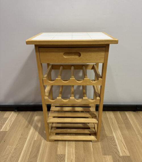 Weinregal aus Holz mit Fliesentop – Praktisch, robust und charmant fürs Zuhause