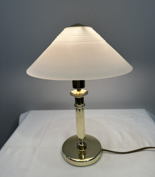 Klassische Messing-Tischlampe mit Opalglasschirm
