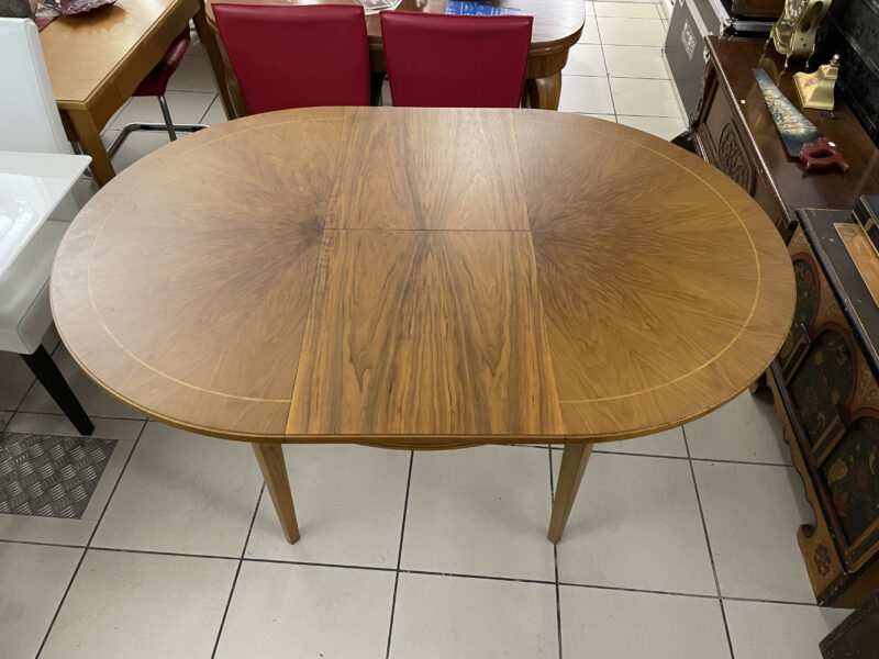 Ovaler Ausziehtisch mit Sonnenfurnier – klassisch & erweiterbar - Image 5