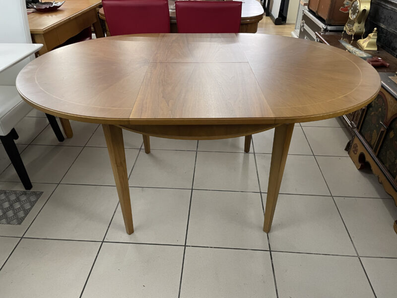 Ovaler Ausziehtisch mit Sonnenfurnier – klassisch & erweiterbar - Image 6