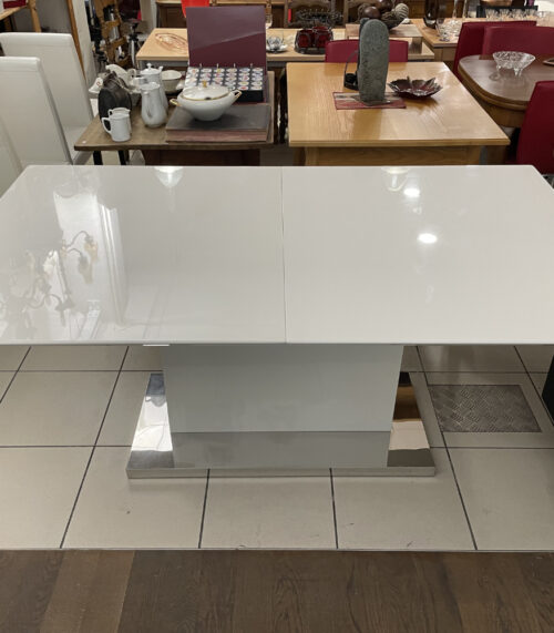 Moderner Hochglanz-Esstisch in Weiss – ausziehbar