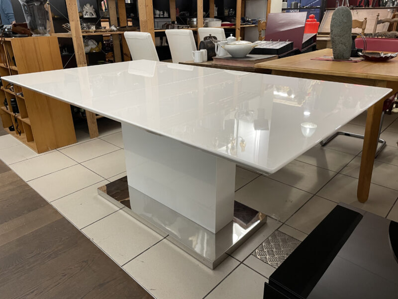 Moderner Hochglanz-Esstisch in Weiss – ausziehbar - Image 4