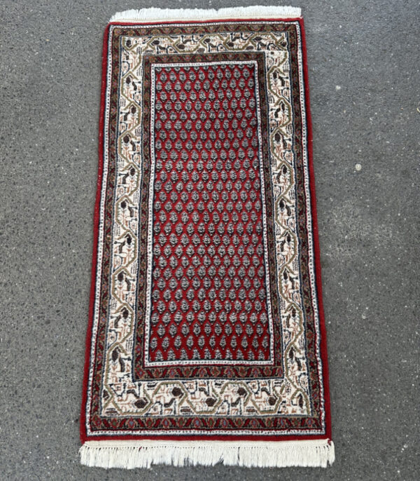 Orientteppich mit Kamelfries – Handgefertigter Läufer in Rot und Beige, 150 × 68 cm