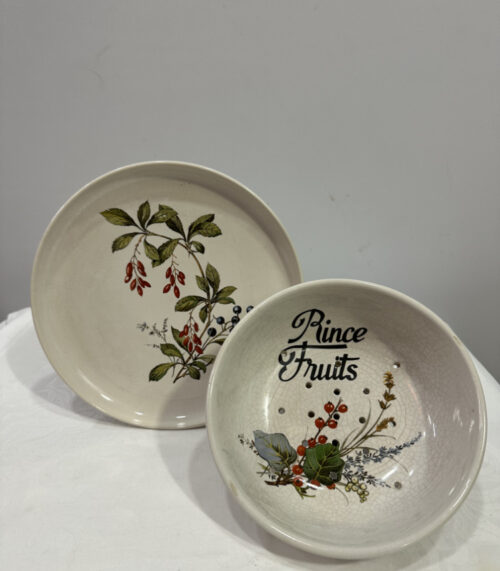 Keramik-Set „Rince Fruits“ – Obstschale mit Abtropfsieb und passender Unterteller mit floralen Motiven