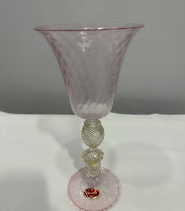 Murano Glas Kelch in zartem Rosé mit Goldstaub, Made in Italy