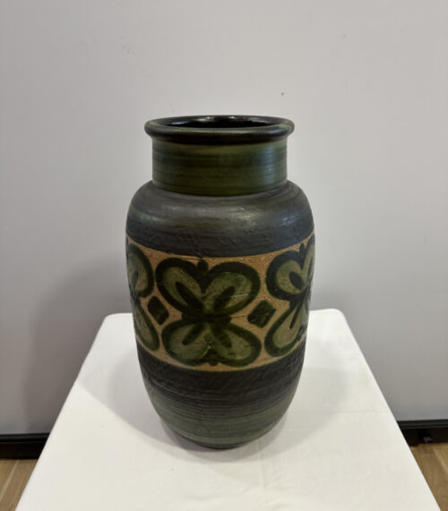 Bauchige West-Germany-Vase – mit floraler Bänderdekoration in Olivgrün und Schwarz