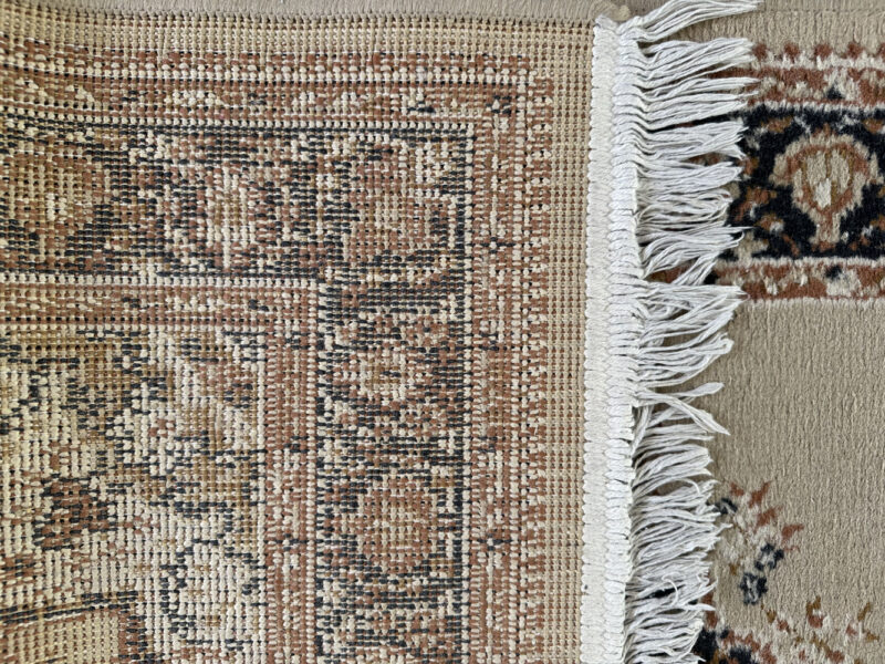 Orientteppich mit Bordürenmuster in warmen Beigeton, 162 × 79 cm - Image 3
