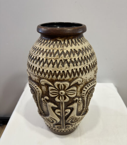 Vintage-Keramikvase Relief mit Pfauenmotiv von Bay - West Germany