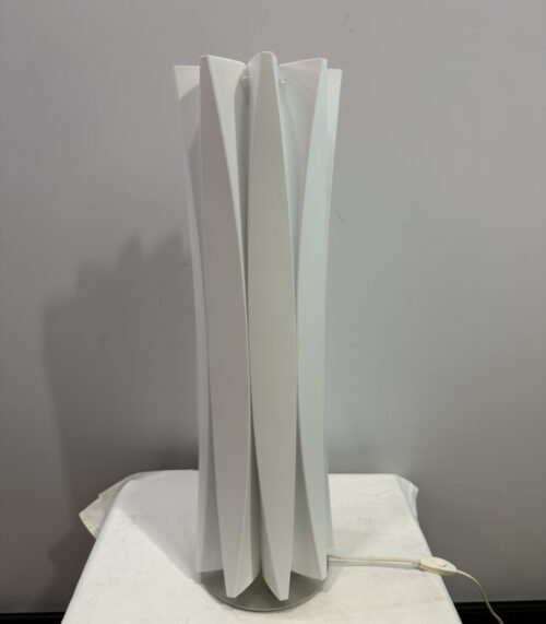 Slamp Bach MA Stehleuchte - Italienisches Designerstück mit Höhe 77 cm