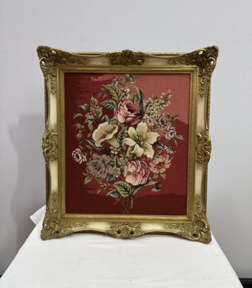 Gobelinbild mit floralem Motiv im goldenen Barockrahmen 49 x 55 cm