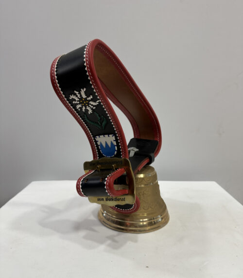 Traditionelle Schweizer Kuhglocke mit verziertem Lederband - Berger Giesserei 2001