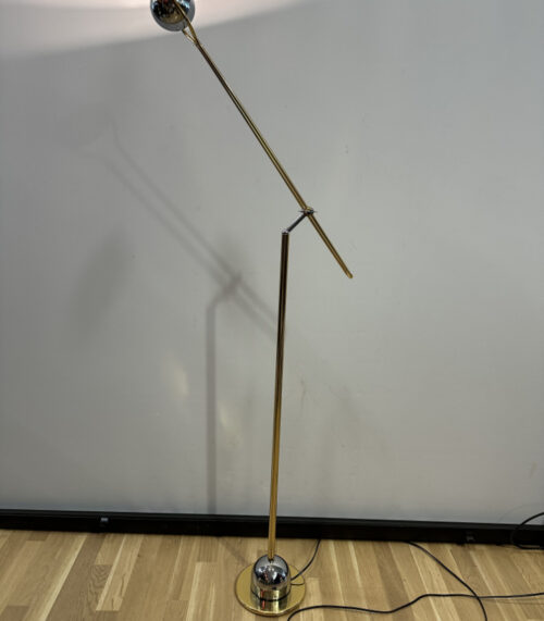 Vintage-Stehlampe im Mid-Century Stil mit verstellbarem Spotkopf