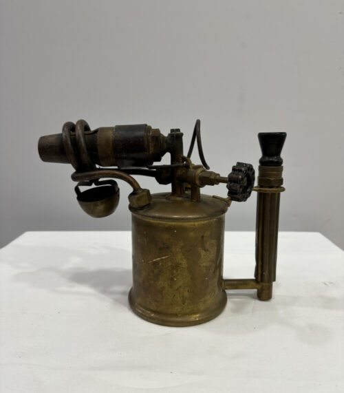 Antike Lötlampe aus Messing mit Holzgriff, dekoratives Technikobjekt