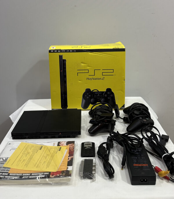 PlayStation 2 Slim mit Zubehör und OVP, Modell SCPH-70004