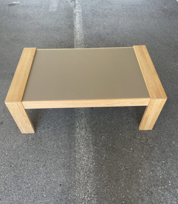 Rechteckiger Couchtisch aus Eiche mit satinierter Glasplatte, 70 x 120 cm