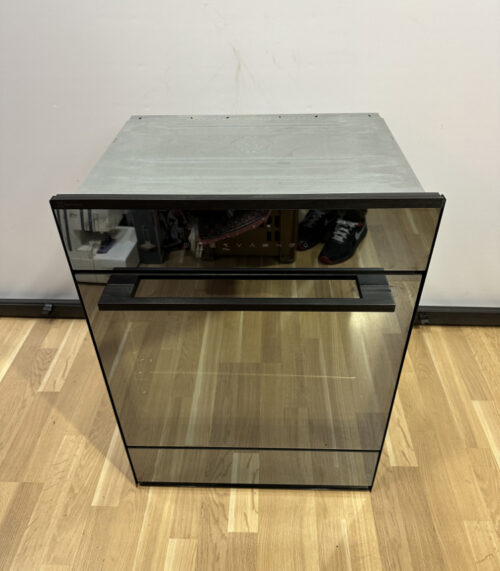 Einbau Backofen von Electrolux – Modell EB7GL4SP mit Touch-Bedienung und Glasfront in Spiegeloptik