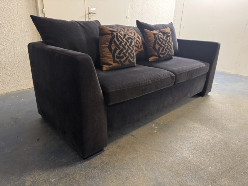 2er-Sofa von Bielefelder Werkstätten in dunkelbrauner Samt mit Zierkissen - Made in Germany - Image 3
