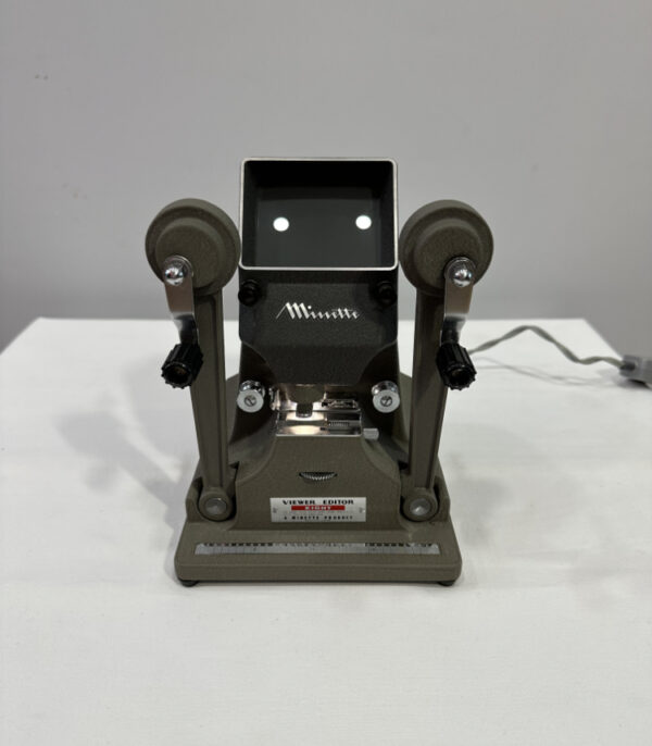 Minette Viewer Editor Eight 8mm-Filmgerät mit Beleuchtung und Originalkarton