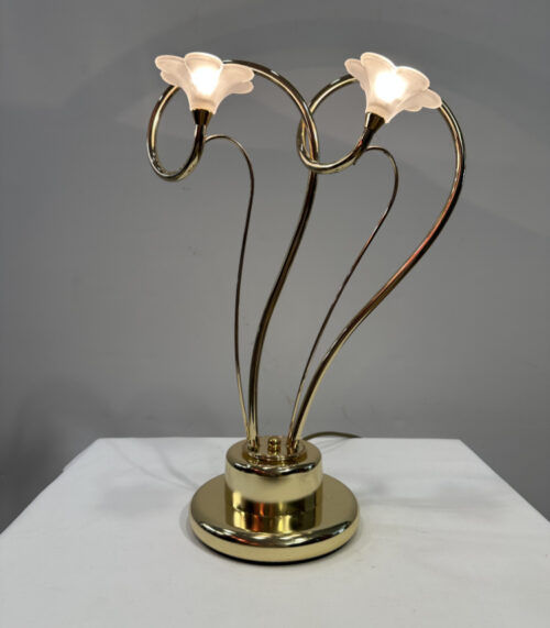 Florale Tischlampe mit goldglänzendem Sockel und Glasblüten